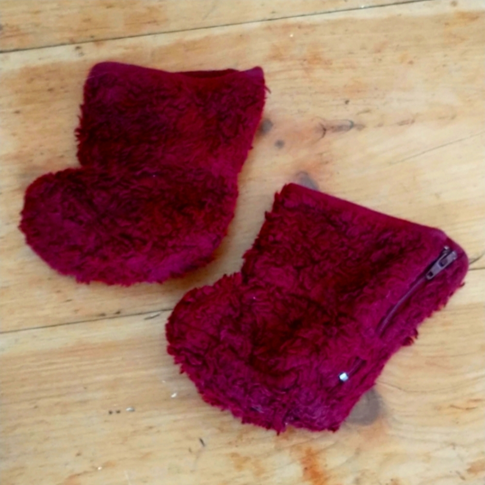 Kate Quinn Sherpa booties 6-12m
